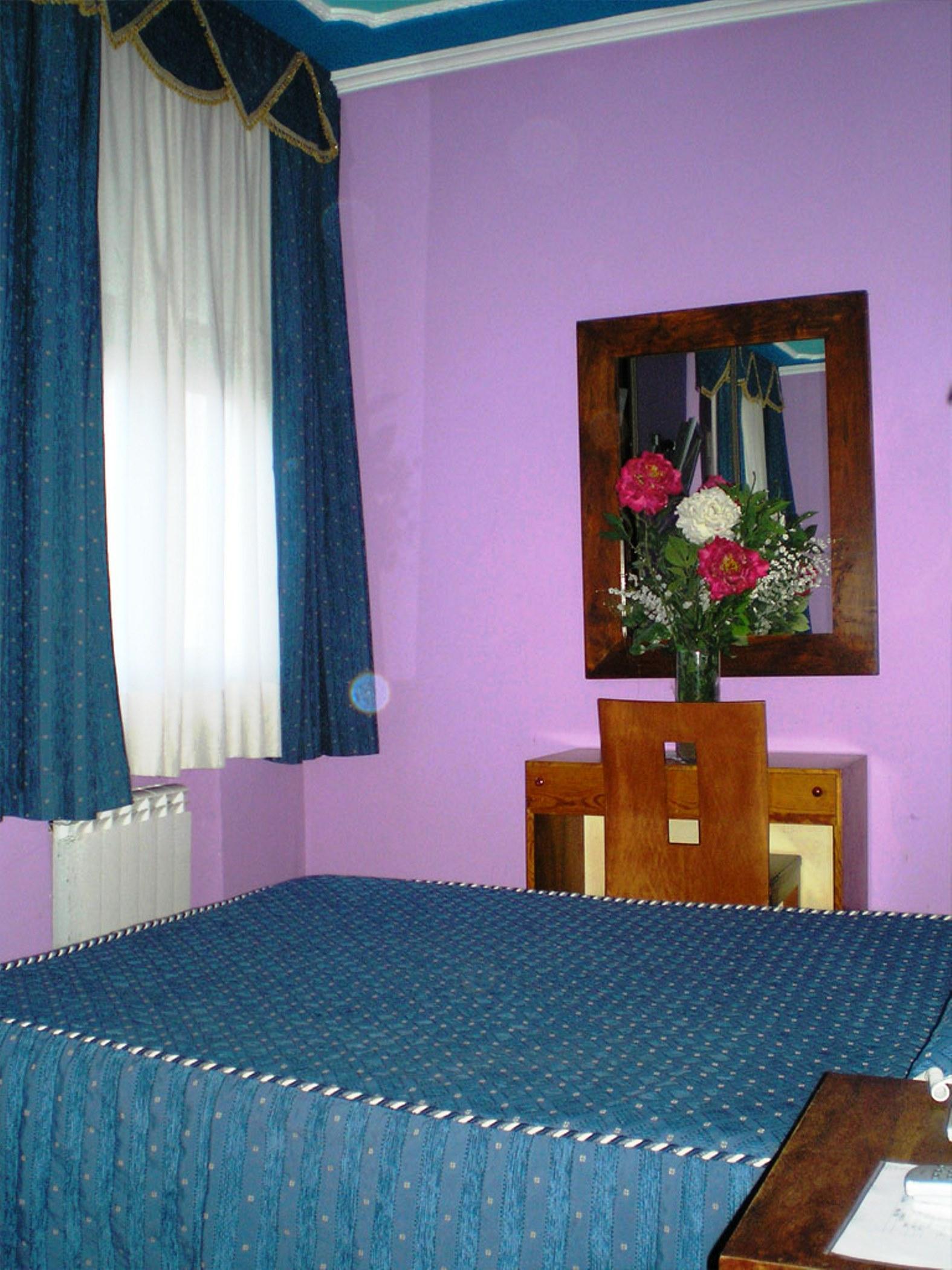 Auto Check In Hotel Las Nieves Jaca Exterior photo