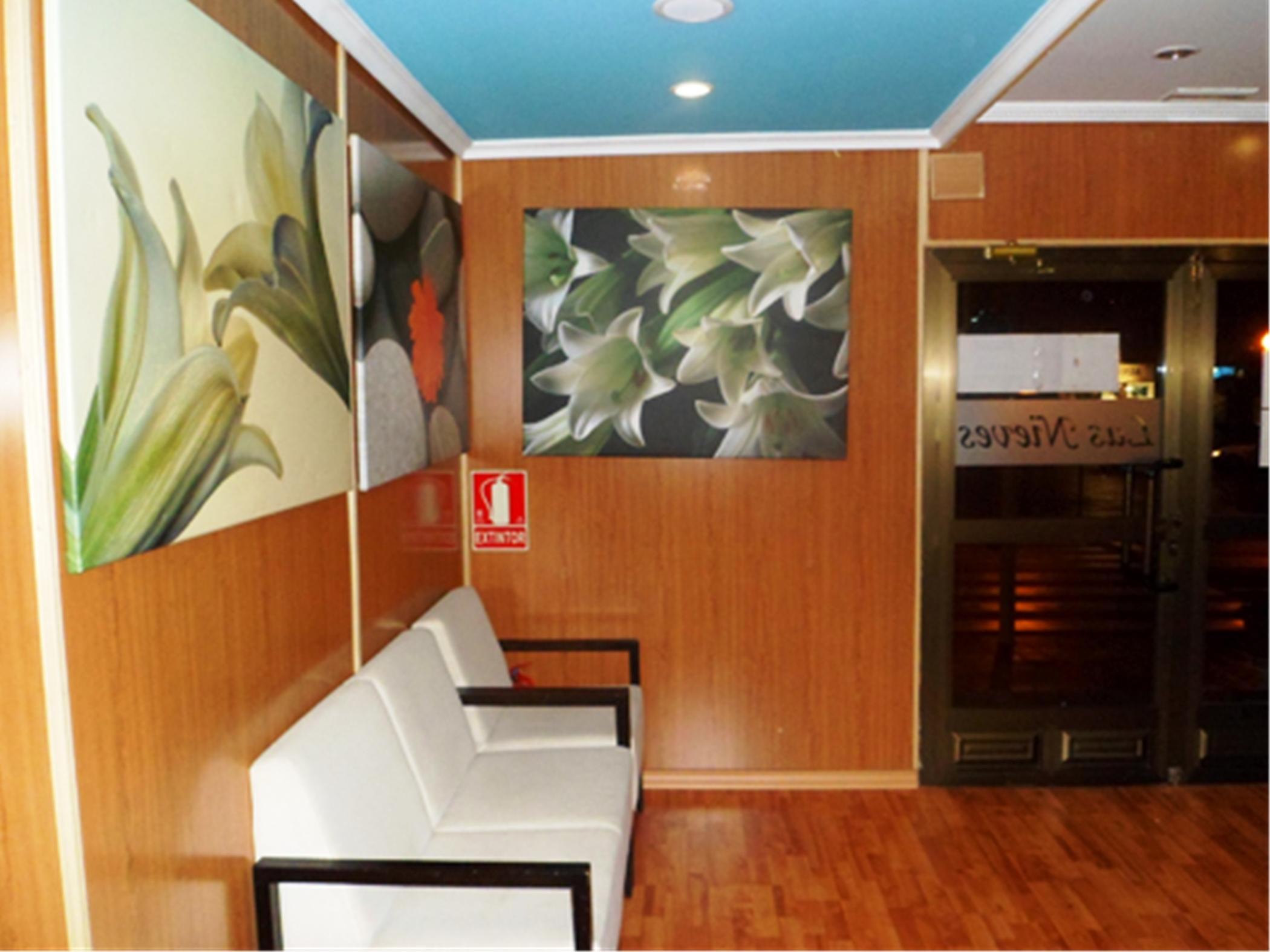 Auto Check In Hotel Las Nieves Jaca Exterior photo