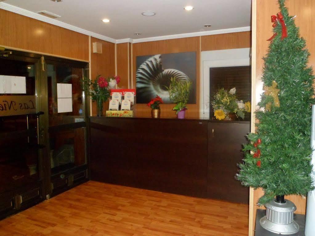 Auto Check In Hotel Las Nieves Jaca Exterior photo